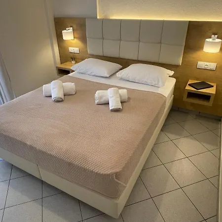 Olympus And Zeus Aparthotel *